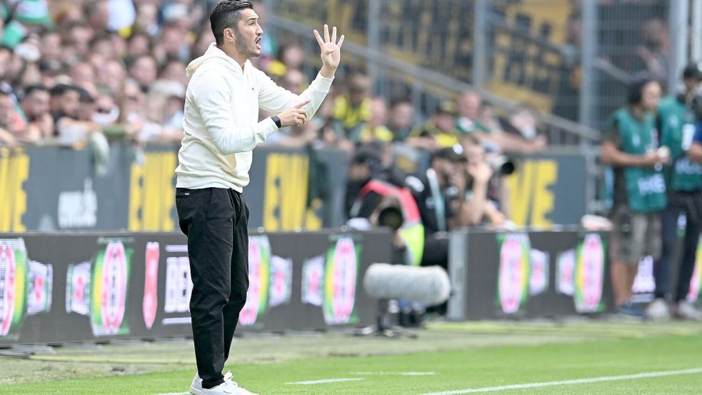 Dortmunds Trainer Nuri Sahin bei seiner Rückkehr nach Bremen. Foto: Carmen Jaspersen/dpa