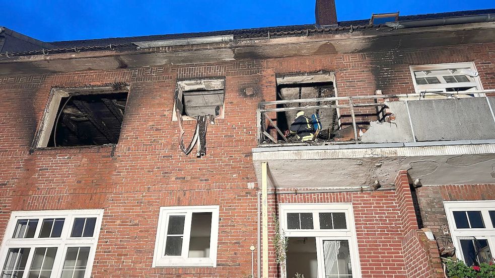 Das Feuer brach in einer Wohnung im ersten Obergeschoss aus. Foto: Feuerwehr