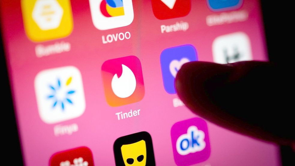 Der Markt für Dating-Apps boomt. Zwischen Bumble, Tinder, Parship und mehr fällt die Auswahl nicht immer leicht. (Illustration) Foto: Sina Schuldt/dpa