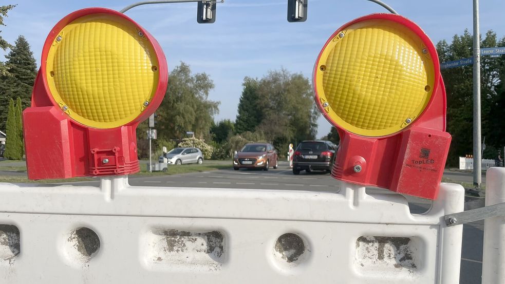 In Folmhusen ist die B70 gesperrt. Fotos: Hellmers