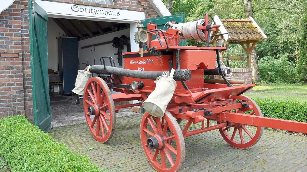 Die Anschaffung der Handdruckspritze war im Jahr 1883 die Geburtsstunde der heutigen Freiwilligen Feuerwehr West-Mittegroßefehn/Ulbargen. Foto: Ullrich