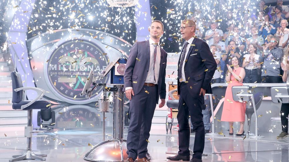 Im Jahr 2019 gewann Jan Stroh (links) bei „Wer wird Millionär?“ eine Million Euro. Foto: dpa/TVNOW/RTL/Frank Hempel