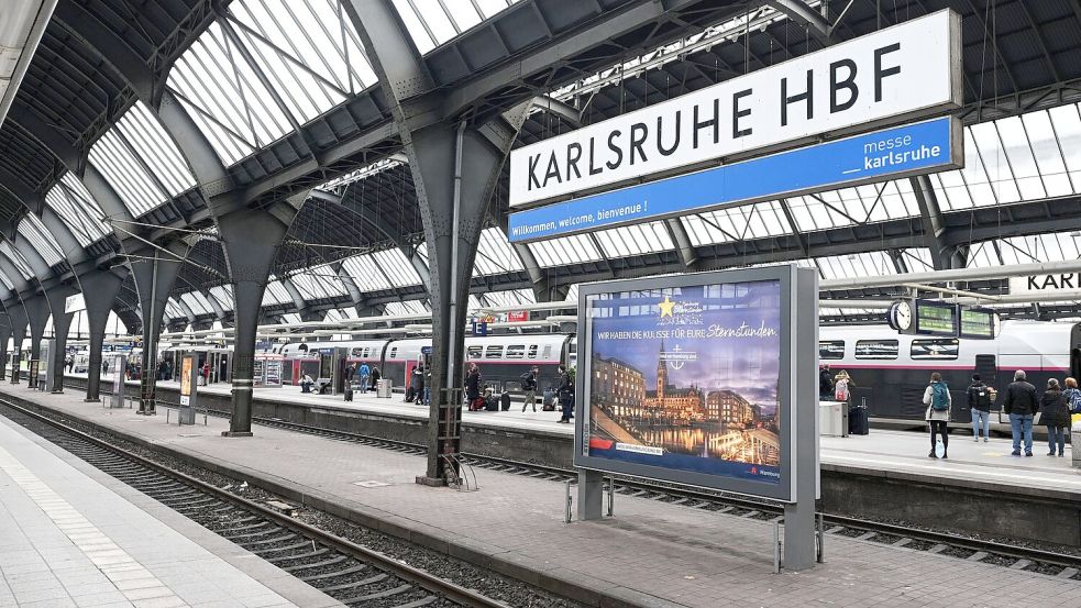 Am Karlsruher Hauptbahnhof kam es am Freitagabend zu einem Messerangriff. (Symbolbild) Foto: Uli Deck/dpa