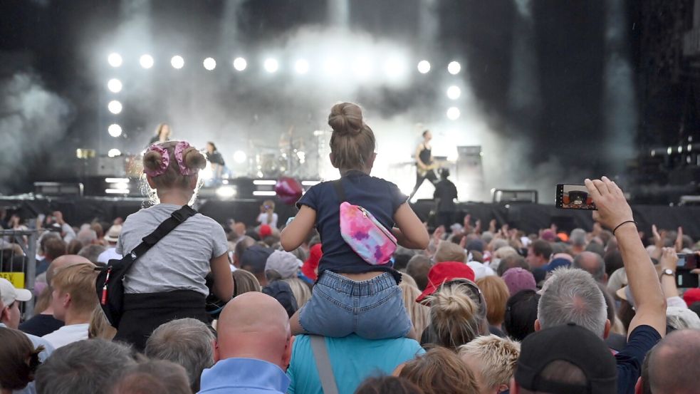 In Papenburg wurde am Freitag und Samstag das NDE2-Festival auf dem geländer der Meyer Werft gefeiert. Foto: Lohmann