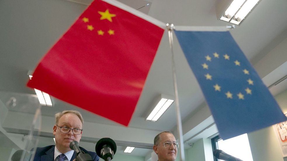 Die EU-Handelskammer in China fordert von Peking, Reformen tatsächlich umzusetzen statt diese nur zuzusagen. (Archivbild) Foto: Ng Han Guan/AP/dpa