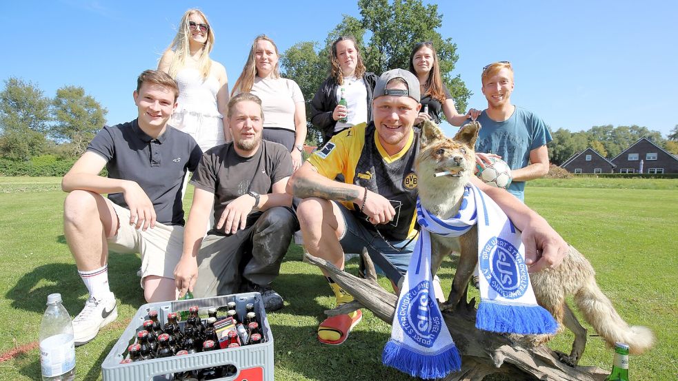 Die Strackholter Flunkyball-Organisatoren (von links): Dominik Blank, Larissa Kahmann, Ihno Boekhoff, Sascha Voloshchenko, Aylin Aden, Jann Jeffrey Aukes, Carmen Heykes, Jonny Fuchs und Fabian Rossmüller. Foto: Böning