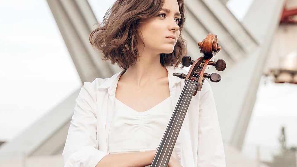 Anastasia Kobekina wurde bereits mit dem Leonard-Bernstein-Award ausgezeichnet. Sie hat bereits in Leer gespielt und kommt im Februar für ein weiteres Konzert. Foto: Jane Petrova