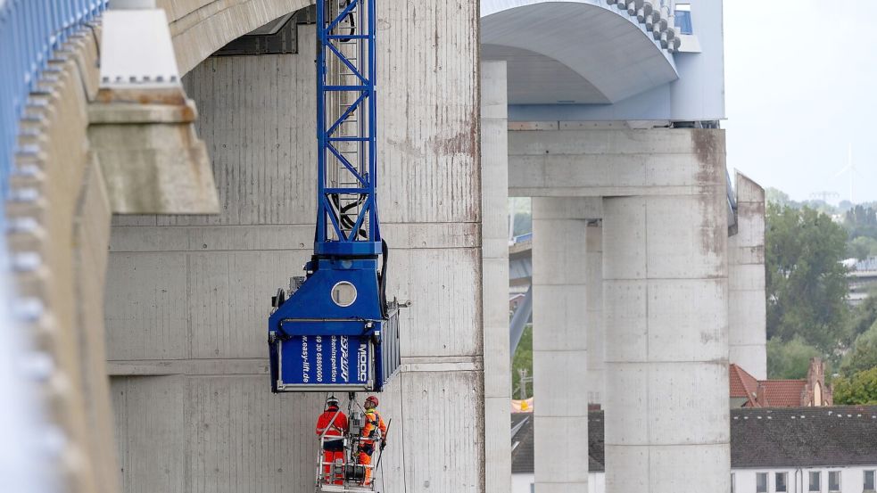 Jede Brücke in Deutschland durchläuft alle sechs Jahre eine Hautüberprüfung. (Archivfoto) Foto: Stefan Sauer/dpa