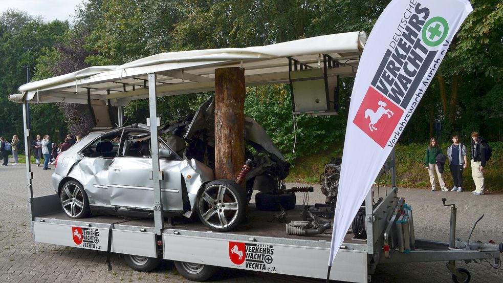 Ein Audi A3, der bei einem sogenannten Partyunfall von einem jungen Mann gefahren wurde. Mehrere Insassen starben bei dem Unfall. Foto: Verkehrswacht