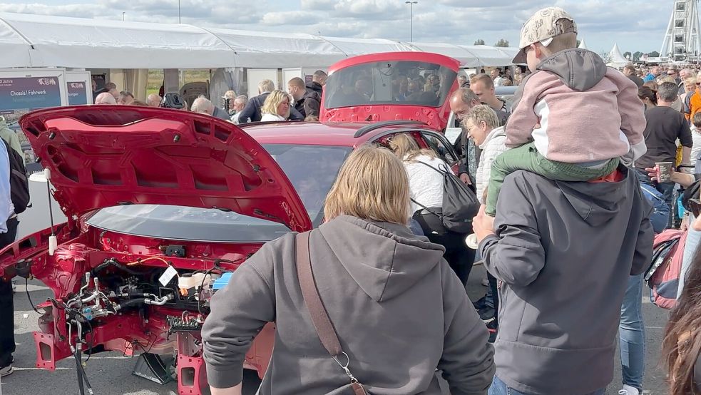 Das Familienfest bei VW in Emden war am Samstag gut besucht. Foto: Keller