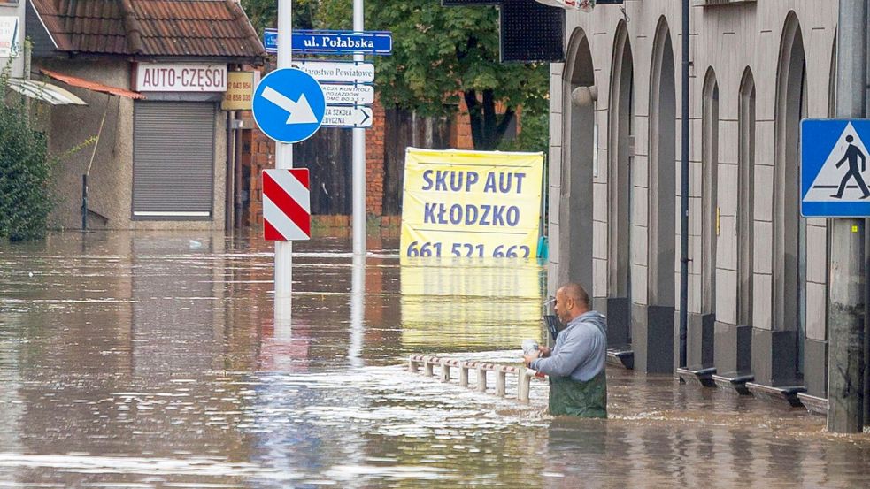 Überschwemmt und verwüstet: Klodzko in Polen. Foto: Krzysztof Zatycki/AP/dpa