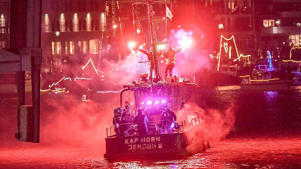 Höhepunkte des Gallimarktes sind das große Feuerwerk am Freitag, 11. Oktober (22 Uhr), sowie die Lampionfahrt des Seglervereins (Bild) tags darauf. Foto: Ortgies