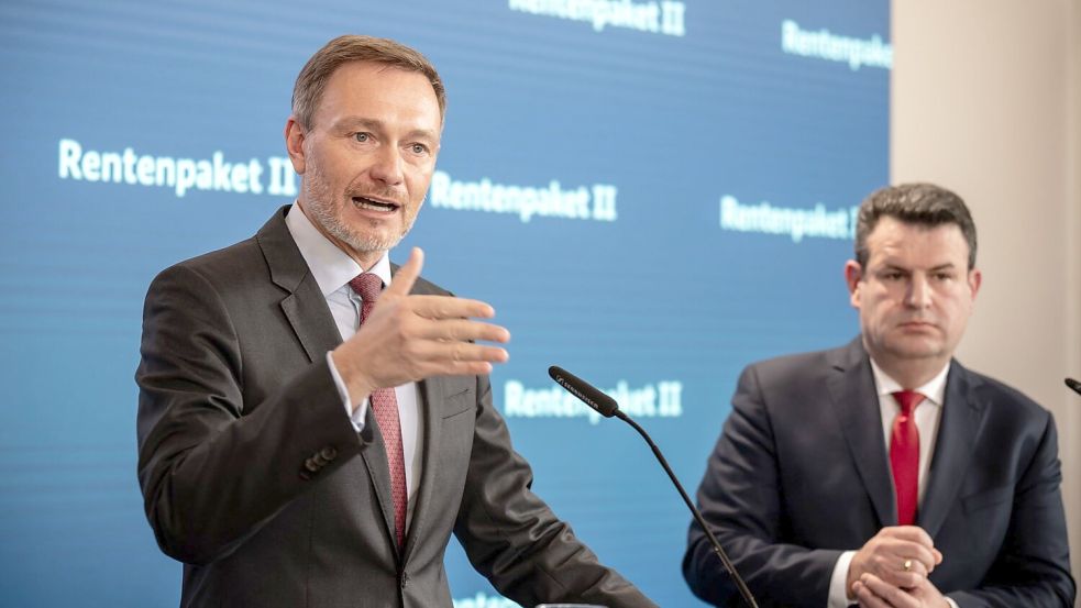 Finanzminister Lindner (l.) und Sozialminister Heil wollen die Altersvorsorge der Deutschen sichern. Foto: Michael Kappeler/dpa