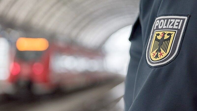 Gefährlich oder nicht? Diese Frage stellte sich der Bundespolizei beim Fund einer Tasche auf dem Bahnhof in Rastede. Symbolfoto: Bundespolizei