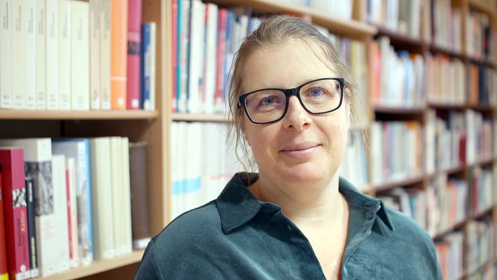 Ulrike Bertus stammt aus Ostfriesland und arbeitet im Haus der Demokratie in Leipzig. Foto: Winkler