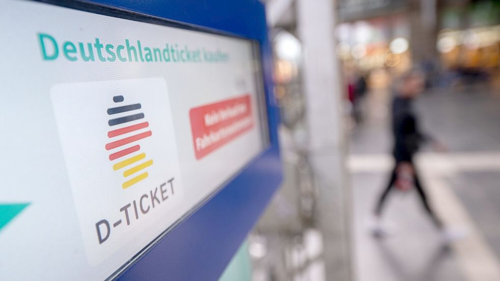 Etliche Menschen wollen nicht mehr als 49 Euro für das Deutschlandticket bezahlen. (Archivbild) Foto: Sebastian Gollnow/dpa