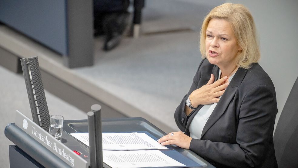 Innenministerin Nancy Faeser fordert schnelles Handeln der EU-Kommission beim Asylabkommen. Foto: dpa/Michael Kappeler