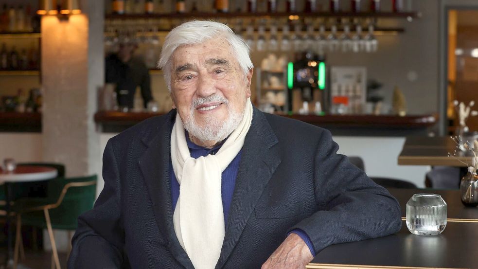 Mario Adorf bekommt den Deutschen Fernsehpreis für sein Lebenswerk. Foto: Karl-Josef Hildenbrand/dpa