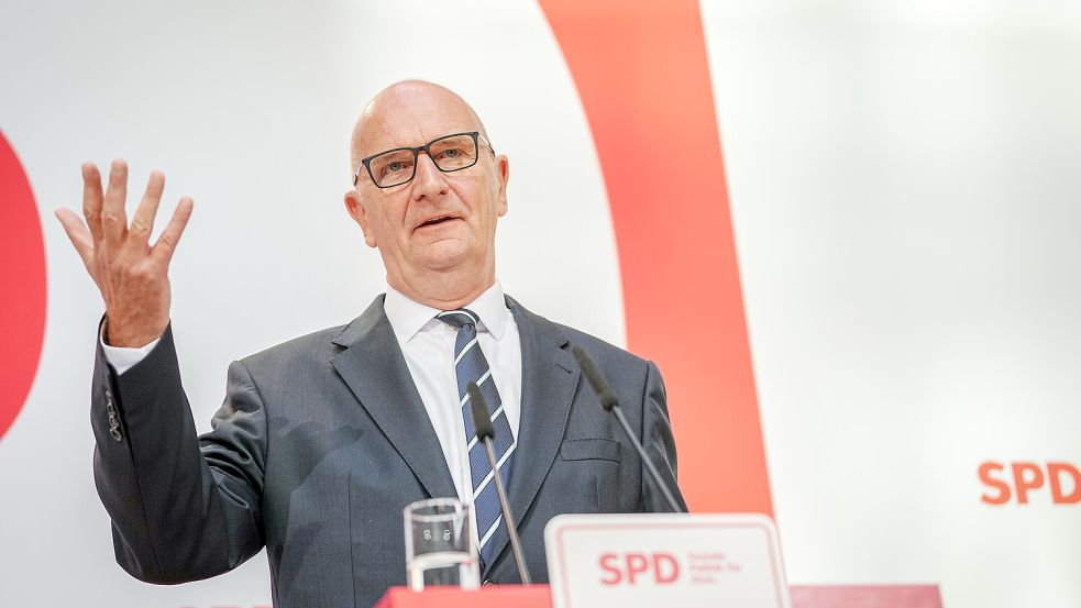 Ministerpräsident Dietmar Woidke (SPD) kündigte am Montag an, sich mit BSW und CDU zu Sondierungsgesprächen treffen zu wollen. Foto: dpa/Kay Nietfeld