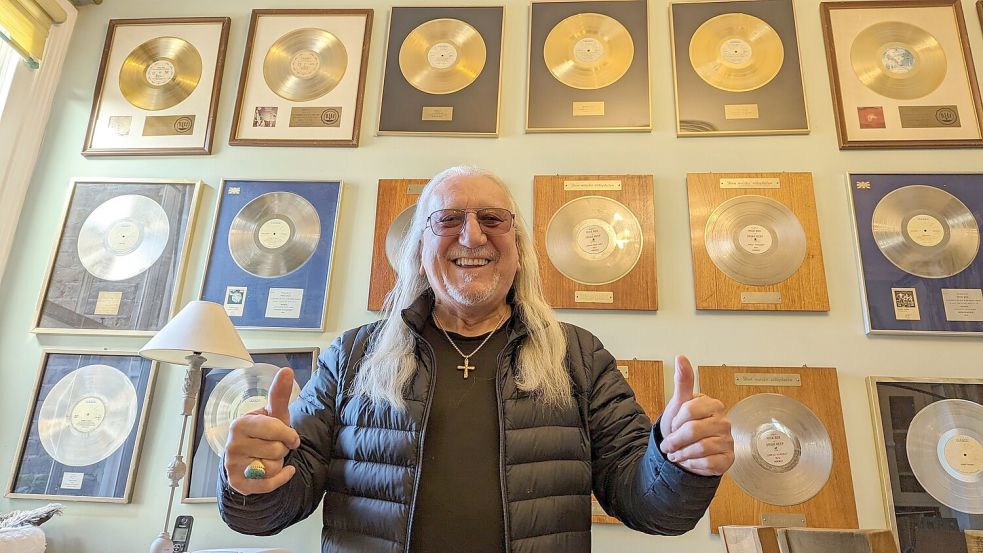 Uriah-Heep-Gitarrist Mick Box will ein letztes Mal mit Uriah Heep auf Welttournee gehen Foto: Philip Dethlefs/dpa