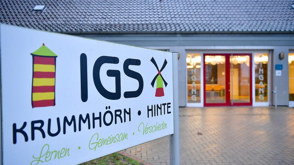 Braucht unbedingt neue Türschlösser: Die IGS in Hinte. Foto: Wagenaar/Archiv