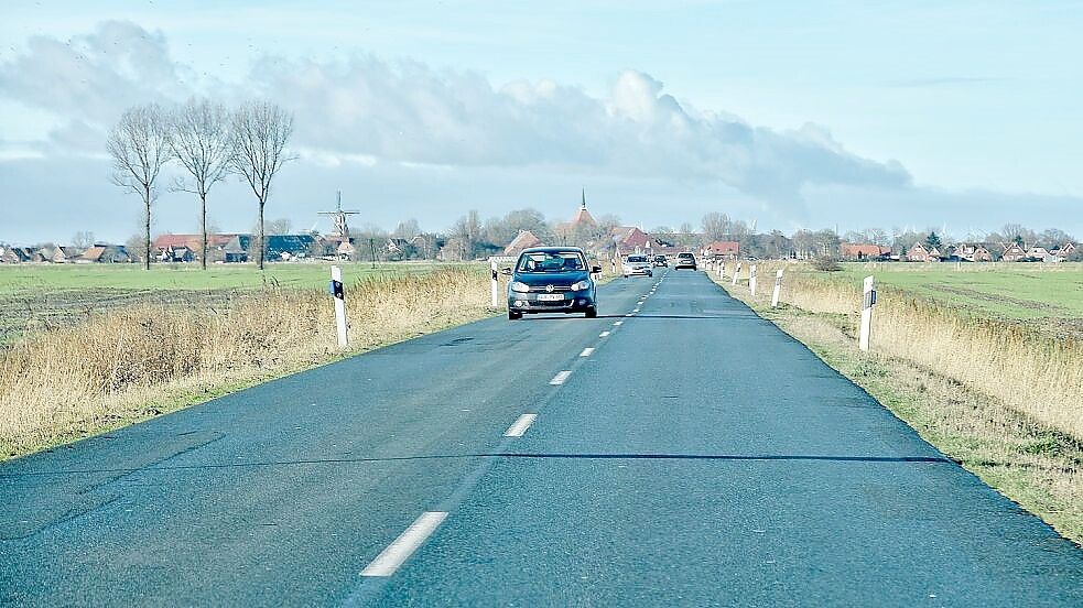 An der L2 zwischen Rysum und Wybelsum gibt es keinen Radweg. Das soll sich seit Jahren ändern. Foto: Archiv/Hock