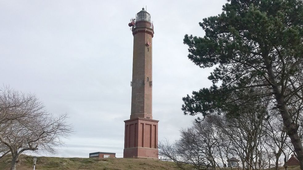 Am 1. Oktober 1874 war der neuerbaute Leuchtturm Norderney in Betrieb gegangen und schloss die Lücke der Seefeuer zwischen Borkum und Wangerooge. Foto: Theo Kruse