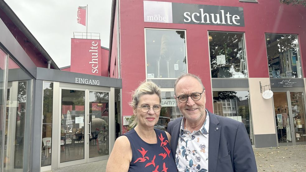 Seit 1991 führten Astrid und Bernd Paffen Möbel Schulte. Jetzt schließen sie das Geschäft. Foto: Bothe