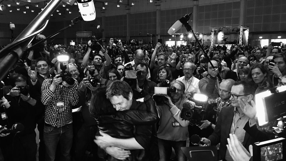 Auf dem Grünen-Parteitag in Hannover am 27. Januar 2018 wurde das Duo Annalena Baerbock und Robert Habeck zur neuen Spitze gewählt. Heute ist Baerbock in der grünen Versenkung verschwunden. Foto: Tobias Schmidt