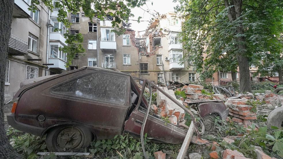 Mindestens sechs Menschen starben durch einen russischen Luftangriff auf ein Krankenhaus in der ukrainischen Stadt Sumy. (Archivbild) Foto: Andrii Marienko/AP/dpa