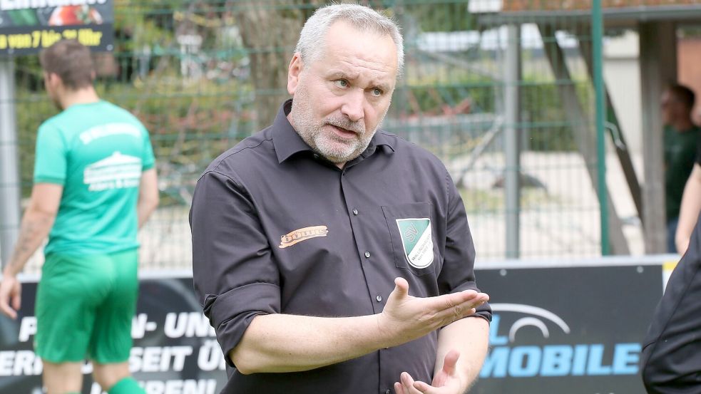 Seit dem Sommer ist Jurek Klukowski Trainer des SV Wallinghausen. Mit seinem Team konnte er bisher jedes Heimspiel gewinnen. Archivfoto: Gronewold