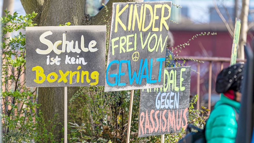 Mobbing unter Schülerinnen und Schülern kommt Lehrern zufolge oft vor. Archivbild Foto: Frank Hammerschmidt/dpa