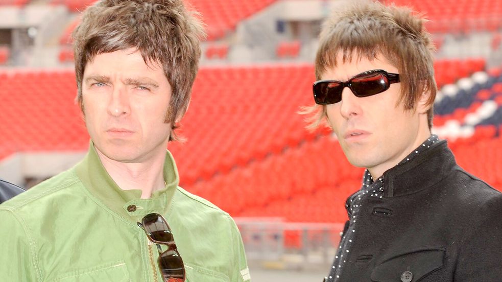 Britpop-Ikonen bald wieder vereint: Die Oasis-Bandmitglieder und Brüder Noel (links) und Liam Gallagher gehen 2025 wieder gemeinsam auf Tour. Foto: dpa/PA Wire/Zak Hussein