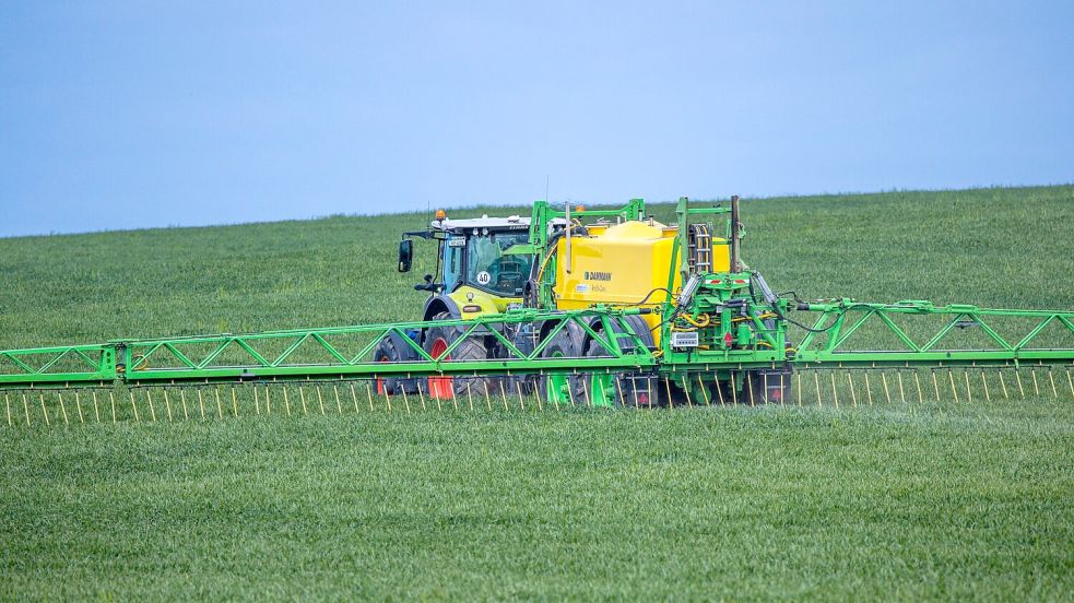 Für die negativen Entwicklungen ist nicht zuletzt die Landwirtschaft verantwortlich (Archivbild). Foto: Jens Büttner/dpa