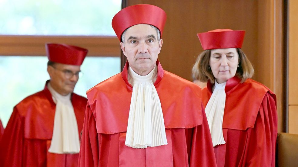 Gerichtspräsident Stephan Harbarth verkündete am Dienstag das Urteil zum BKA-Gesetz. Foto: Uli Deck/dpa