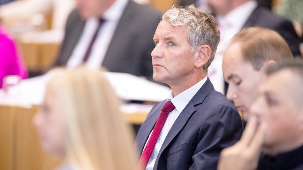 Im Landtag zu sitzen, macht jemanden noch lange nicht zum Demokraten: Der Vorsitzende der AfD-Fraktion im Thüringischen Landtag Björn Höcke. Foto: IMAGO/Funke Foto Services