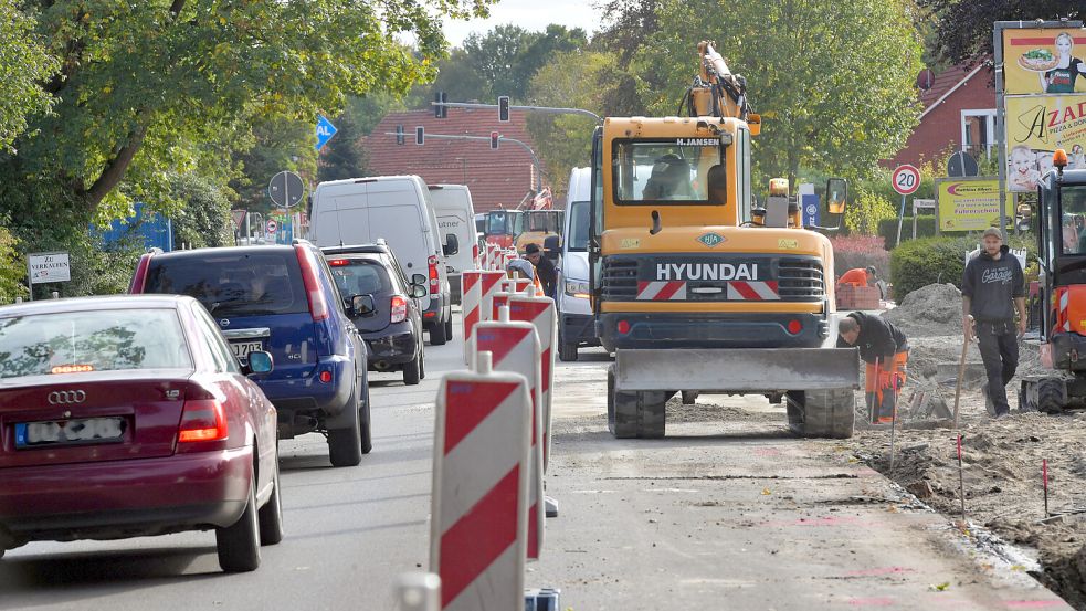 Zurzeit ist der Fuß- und Radweg an der Auricher Straße in Arbeit. Foto: Ortgies