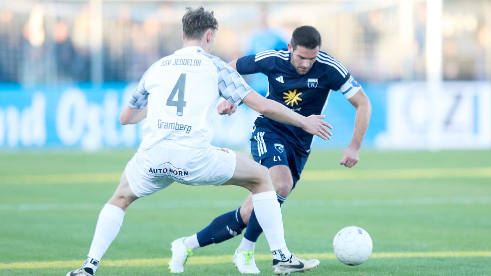 Kurz vor Ende der Nachspielzeit erzielte Kickers Emden noch das 3. Tor. Foto: Doden/Emden