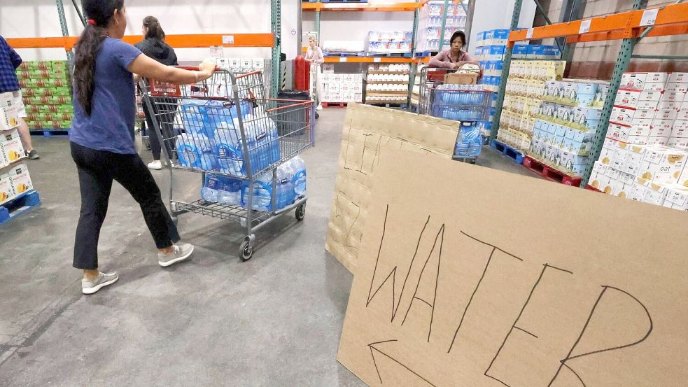 In Florida rüsten sich die Menschen für die Ankunft von „Milton“. Foto: Joe Burbank/Orlando Sentinel/AP