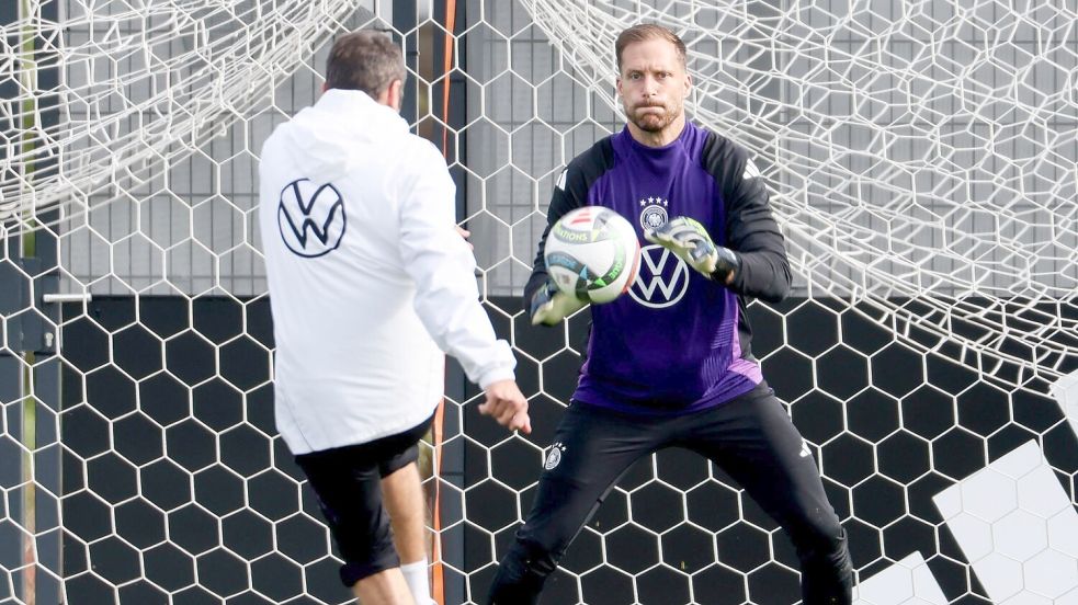 Oliver Baumann steht mit 34 Jahren vor seinem Länderspieldebüt. Foto: Daniel Löb/dpa