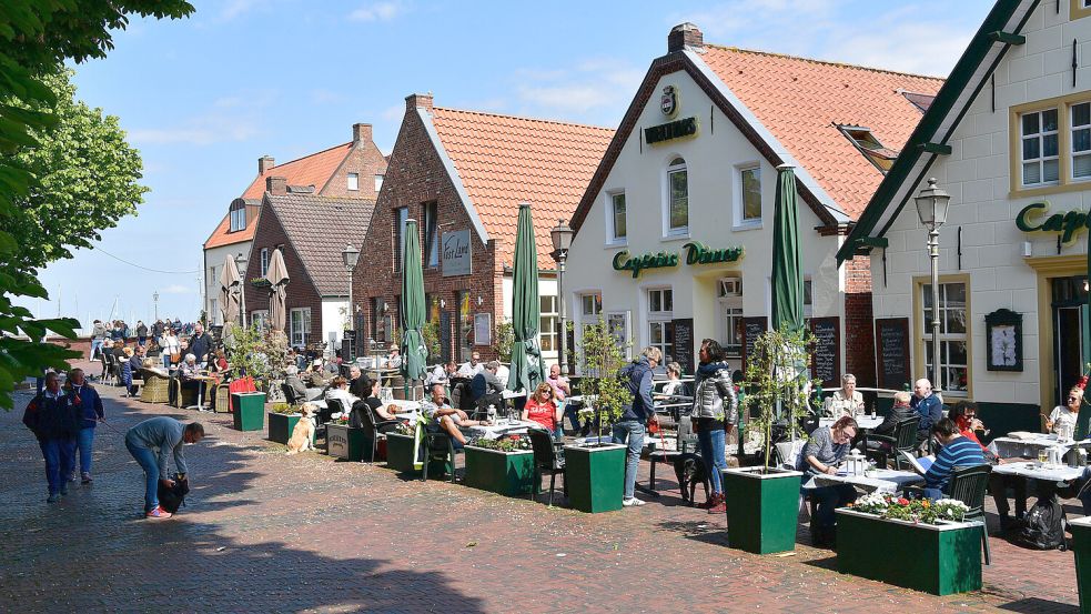 Gut besucht und bei Touristen beliebt: das Fischerdorf Greetsiel. Foto: Wagenaar/Archiv