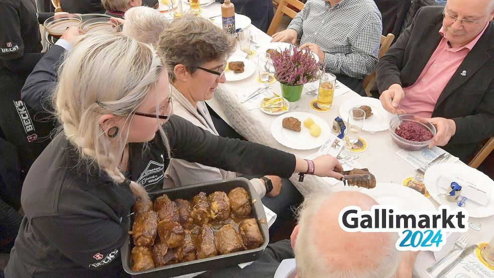 Seit vielen Jahren werden bei der Gallimarkt-Eröffnung im Festzelt Rouladen serviert. Foto: Ortgies/Archiv