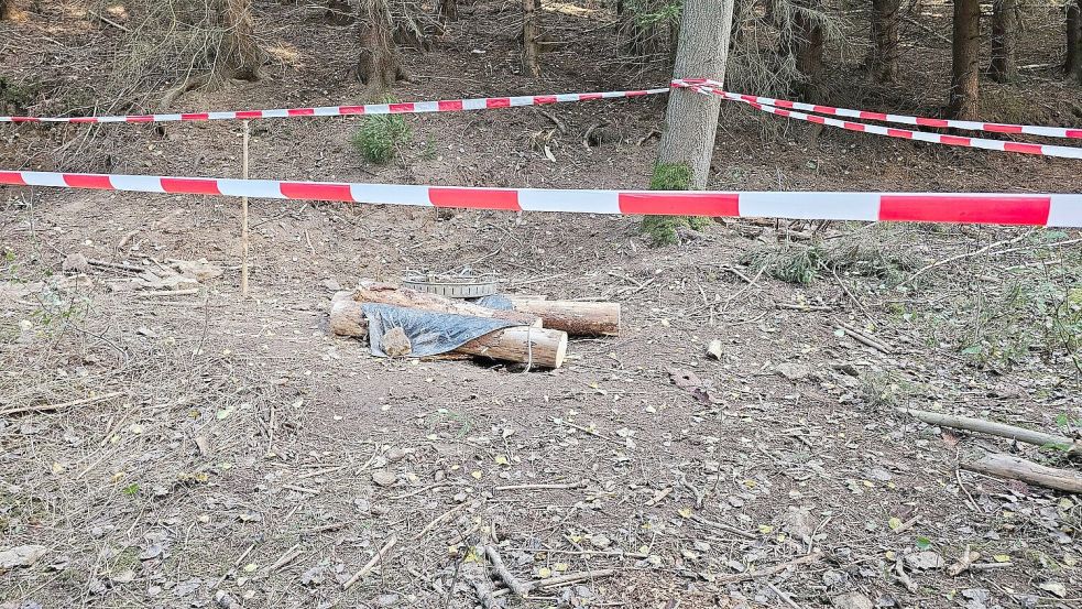 Im Zusammengang mit der Suche nach einem Mann wurde ein selbstgebauter Zylinder untersucht (Foto aktuell). Foto: Mike Müller/TNN/dpa