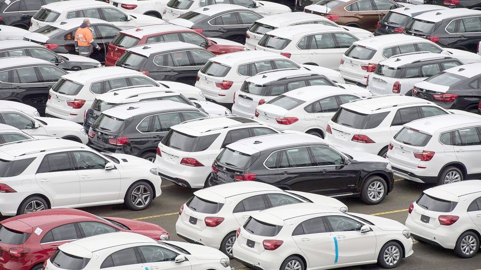 Sowohl BMW als auch Mercedes kämpfen um ihre Absätze in China. (Symbolbild) Foto: Ingo Wagner/dpa