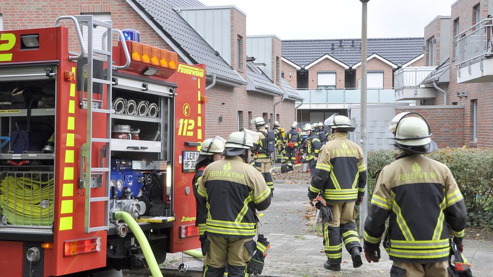 Die Feuerwehr ist in der Ringstraße im Einsatz. Foto: Wolters