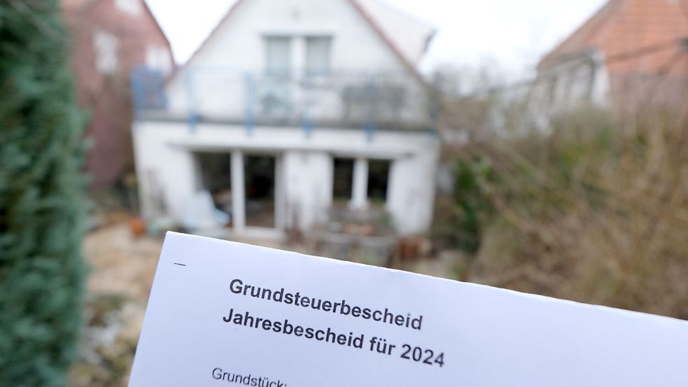 Die Grundsteuer war in Hesel bereits Thema im Rat. Foto: Bernd Weißbrod/dpa