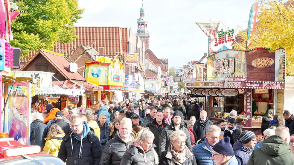 Der Gallimarkt-Sonntag hat noch einmal viele Menschen nach Leer gelockt. Foto: Wolters