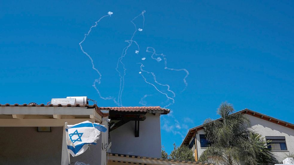 Israel verfügt über ein mehrstufiges Raketenabwehrsystem. Doch Experten warnen vor Engpässen. (Archivbild) Foto: Baz Ratner/AP/dpa