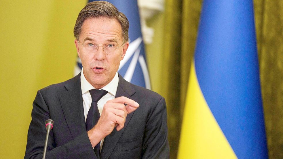 Nato-Generalsekretär Mark Rutte hat zurückhaltend auf den Wunsch der Ukraine reagiert, nun sofort eine bedingungslose Einladung in das Militärbündnis zu bekommen. (Archivbild) Foto: Evgeniy Maloletka/AP/dpa