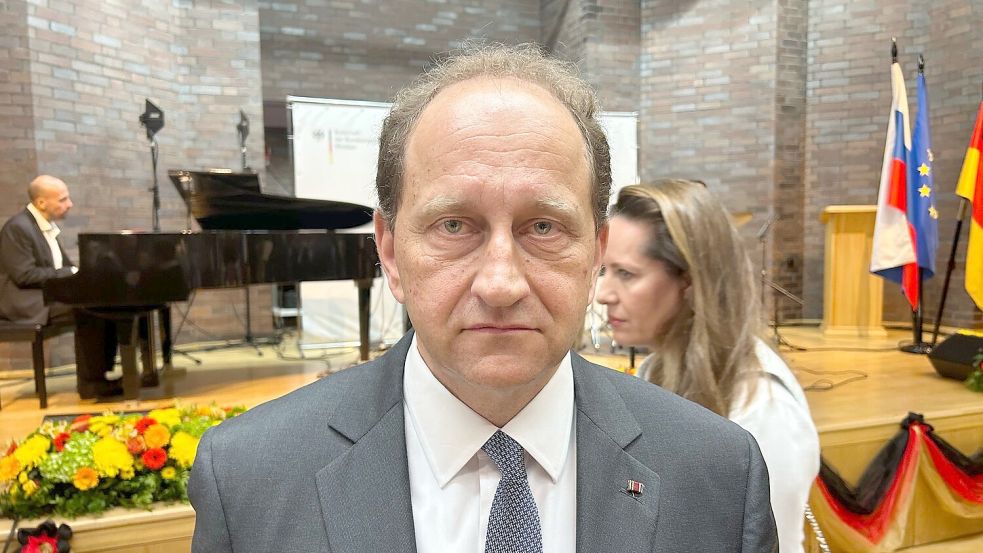 Deutschlands Botschafter in Moskau, Alexander Graf Lambsdorff, hat im Außenministerium in Moskau eine Protestnote erhalten, weil in Rostock ein Marinequartier zur Stärkung der Nato-Ostflanke eröffnet wurde. (Archivbild) Foto: Ulf Mauder/dpa